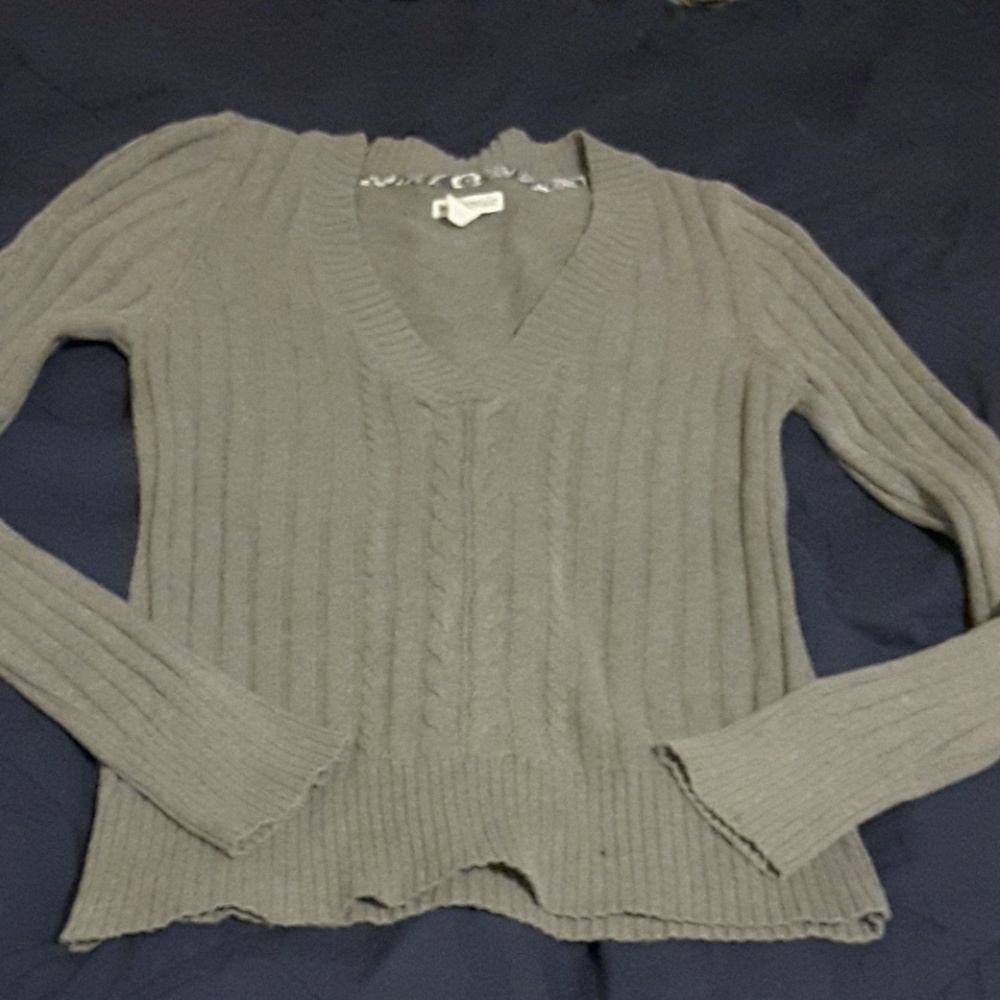 Gray areopastel v cut sweater